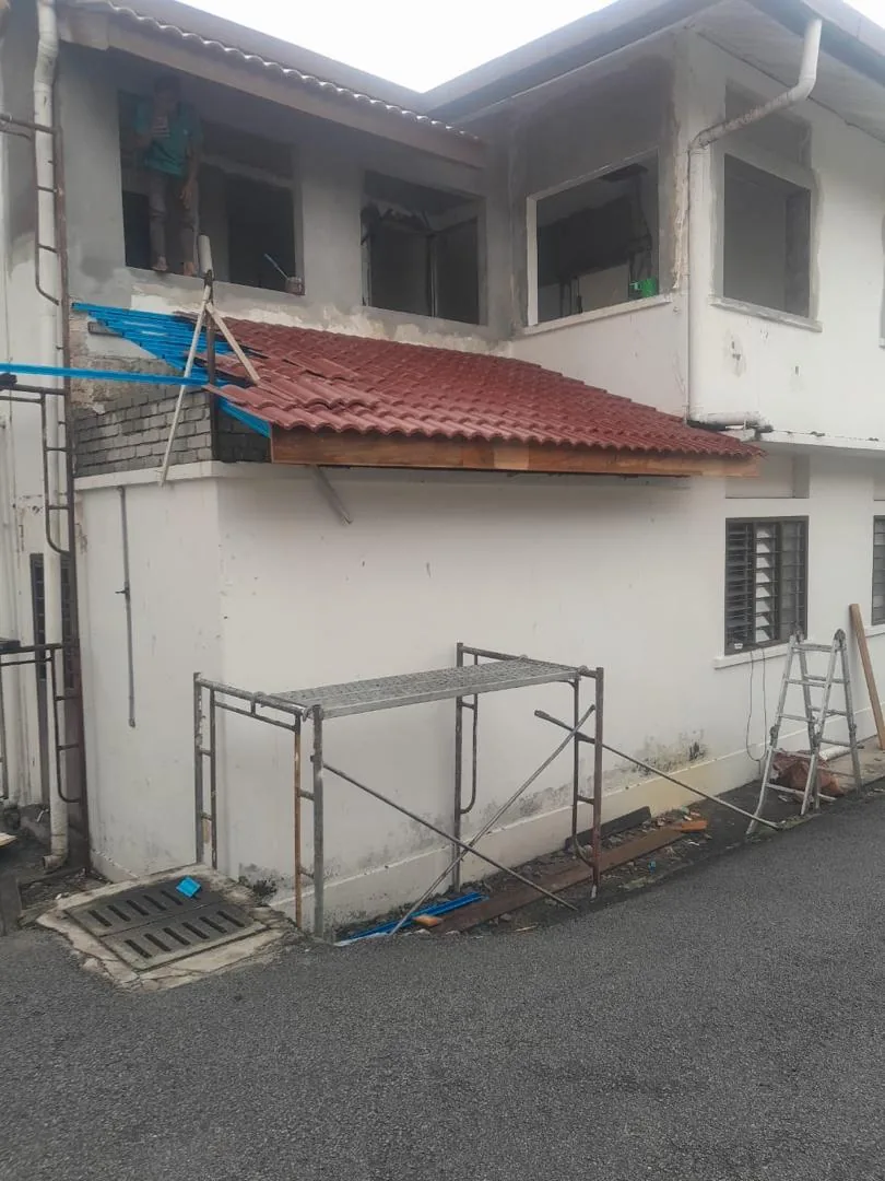 Process — House extension scaffolding during