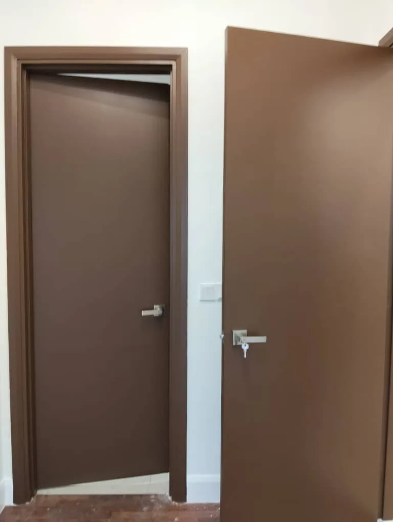 Pair of brown interior doors